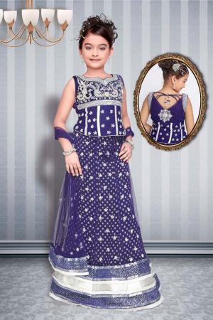 Тёмно-фиолетовый национальный индийский костюм для девочки