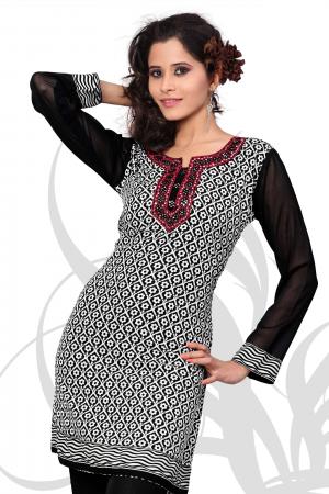 Чёрно-белое платье / туника из хлопка с красивым орнаментом и длинными полупрозрачными рукавами